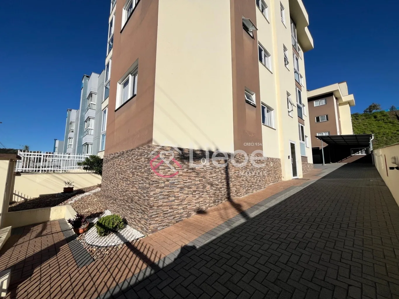 Excelente apartamento SEMI Mobiliado no Condomínio Residencial Farol Bela Vista com 58,93m de área privativa no bairro Centro na cidade de Pomerode. — foto 4