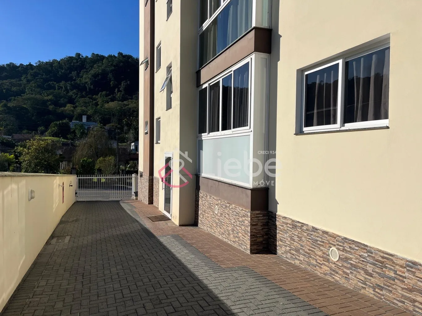 Excelente apartamento SEMI Mobiliado no Condomínio Residencial Farol Bela Vista com 58,93m de área privativa no bairro Centro na cidade de Pomerode. — foto 6