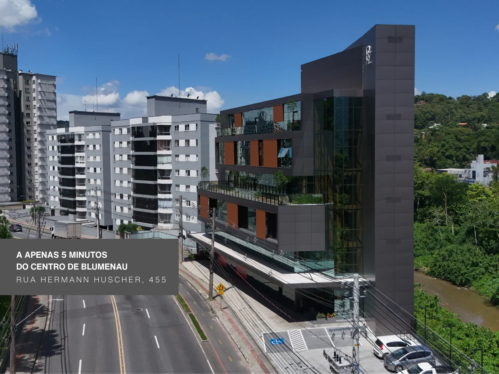 LOJA COMERCIAL TÉRREA + MEZANINO EM LOCALIZAÇÃO PRIVILEGIADA — foto 2