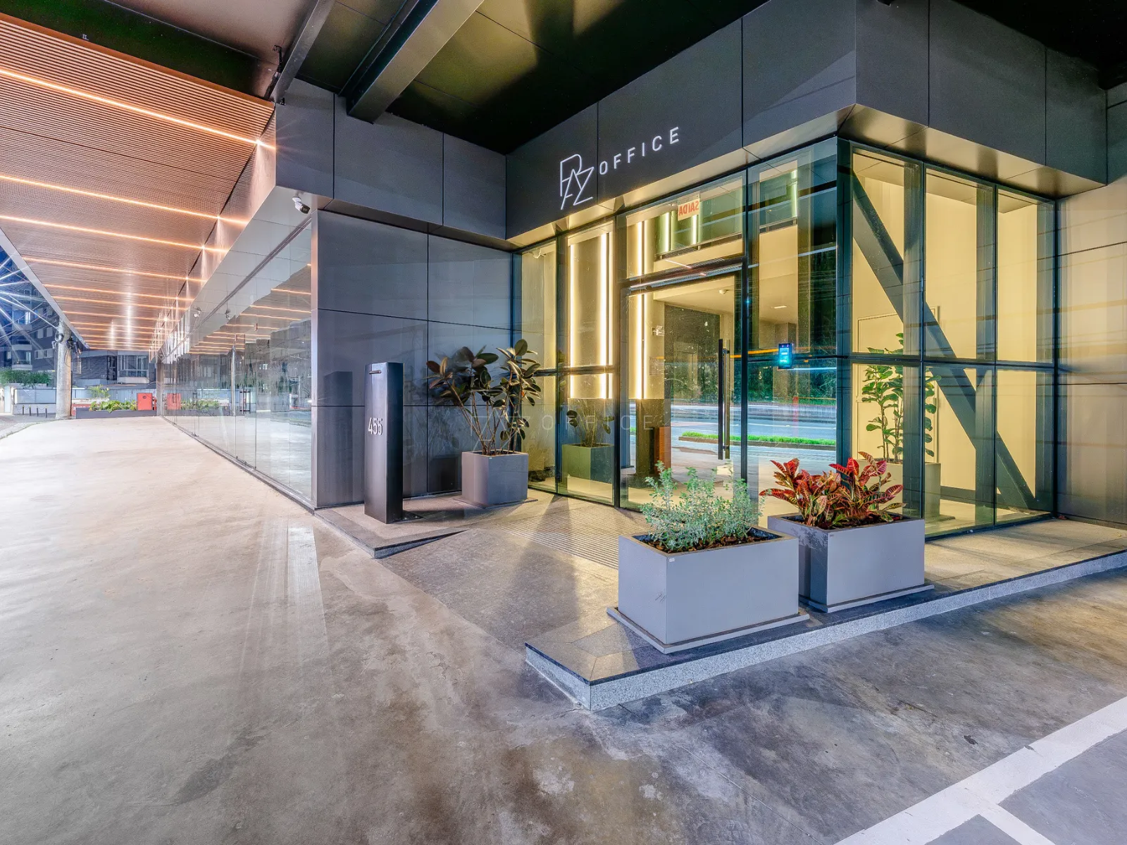 LOJA COMERCIAL TÉRREA + MEZANINO EM LOCALIZAÇÃO PRIVILEGIADA — foto 5