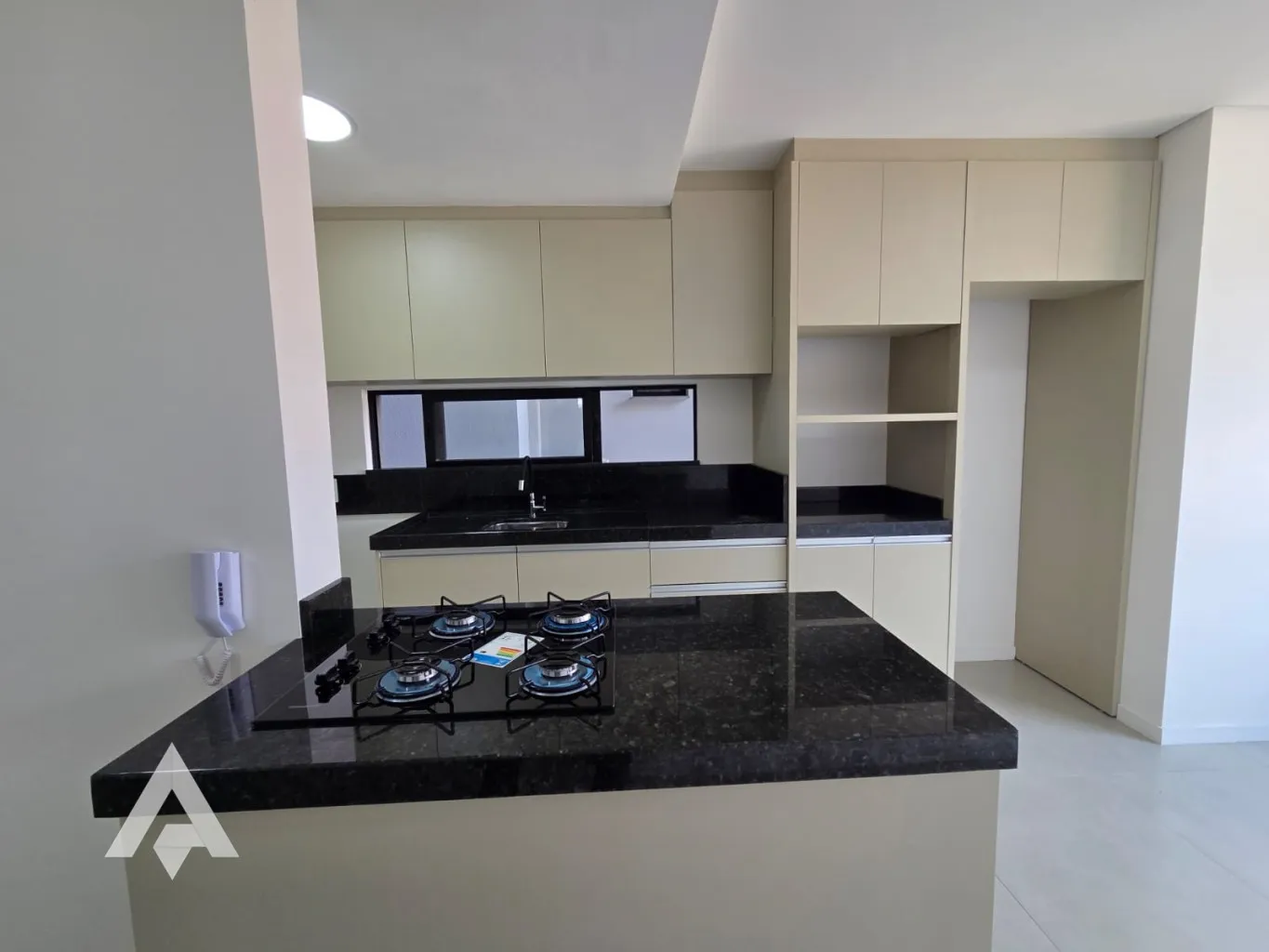 Apartamento semimobiliado à venda com 2 dormitórios no bairro Garcia! — foto 4
