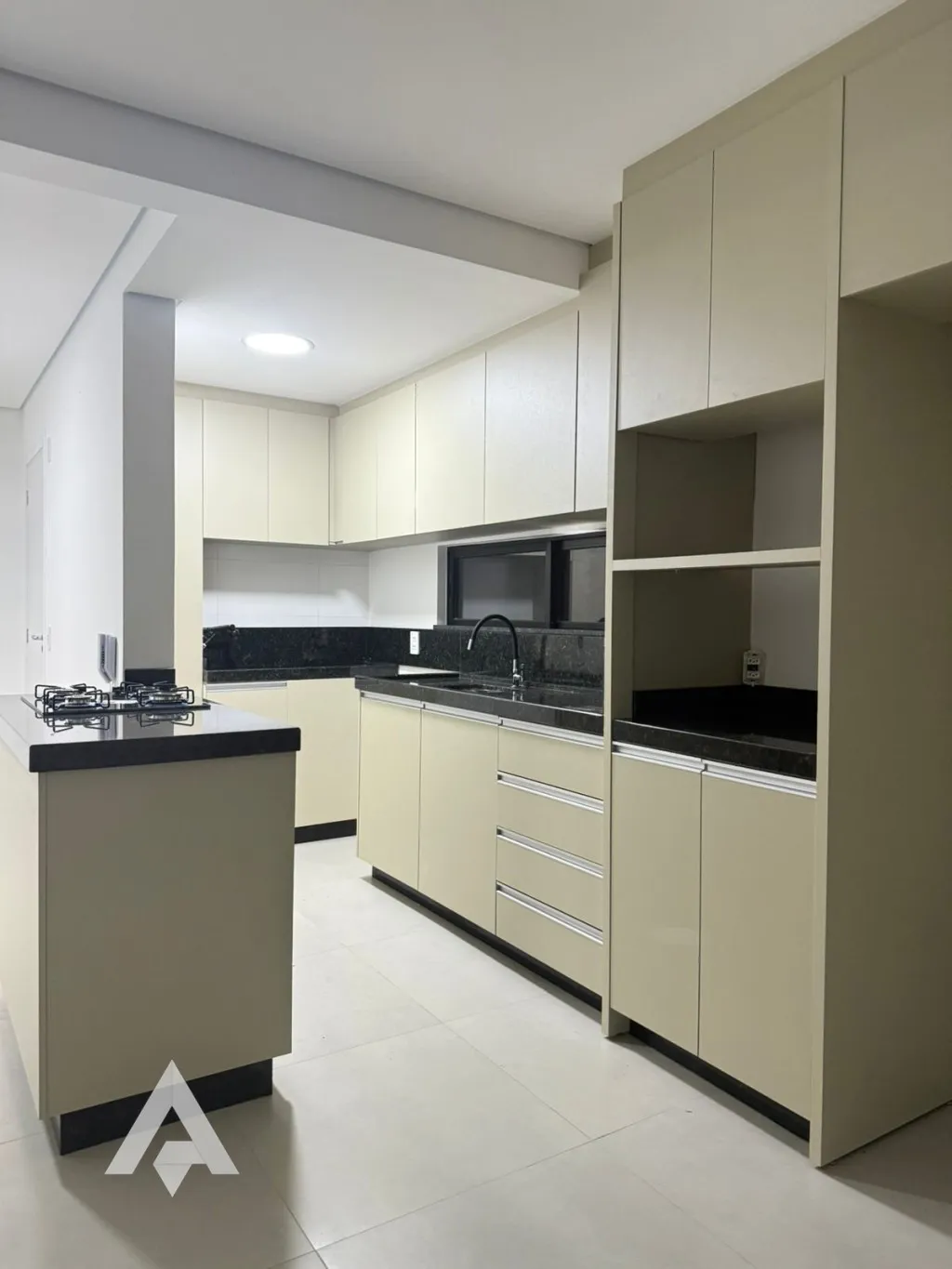 Apartamento semimobiliado à venda com 2 dormitórios no bairro Garcia! — foto 5