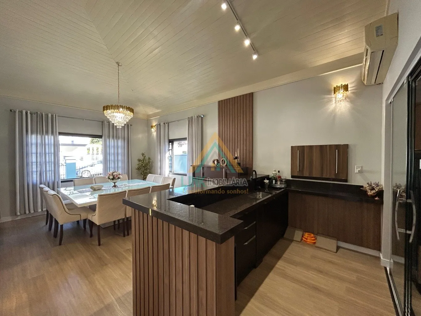 Casa de Alto Padrão, no Centro da cidade de Pomerode, com 249,00m , edificada em um terreno de 444,00m. — foto 7