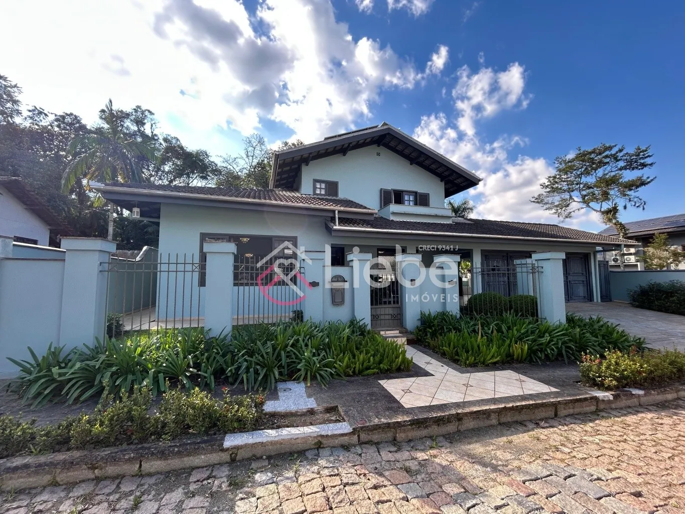 Casa Lindíssima em local privilegiado na cidade de Pomerode com 249,00m de área privativa. - foto 1