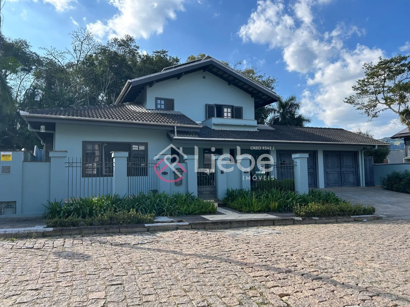 Casa Lindíssima em local privilegiado na cidade de Pomerode com 249,00m de área privativa. — foto 2