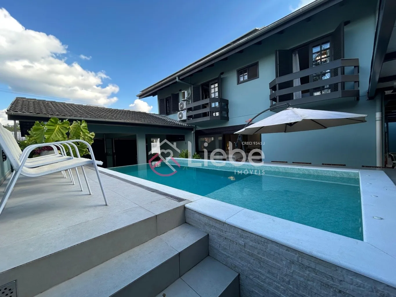 Casa Lindíssima em local privilegiado na cidade de Pomerode com 249,00m de área privativa. — foto 5