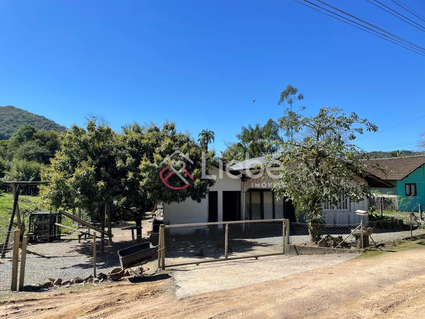 Terreno com 3 casas de madeira e mista na Rota do Enxaimel em Testo Alto na cidade de Pomerode com 1.611,97m. - foto 1