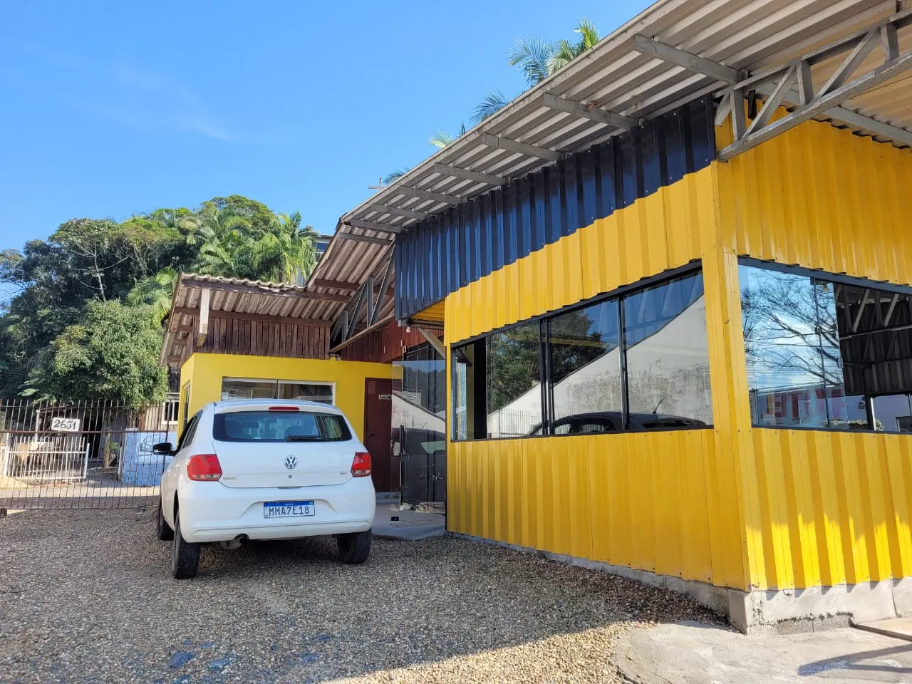 ALUGA-SE LANCHONETE PRONTA PARA FUNCIONAMENTO — foto 2