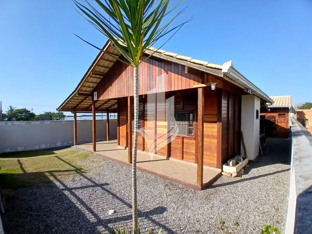 Casa De madeira em Araquari (50mtrs da lagoa) - foto 1