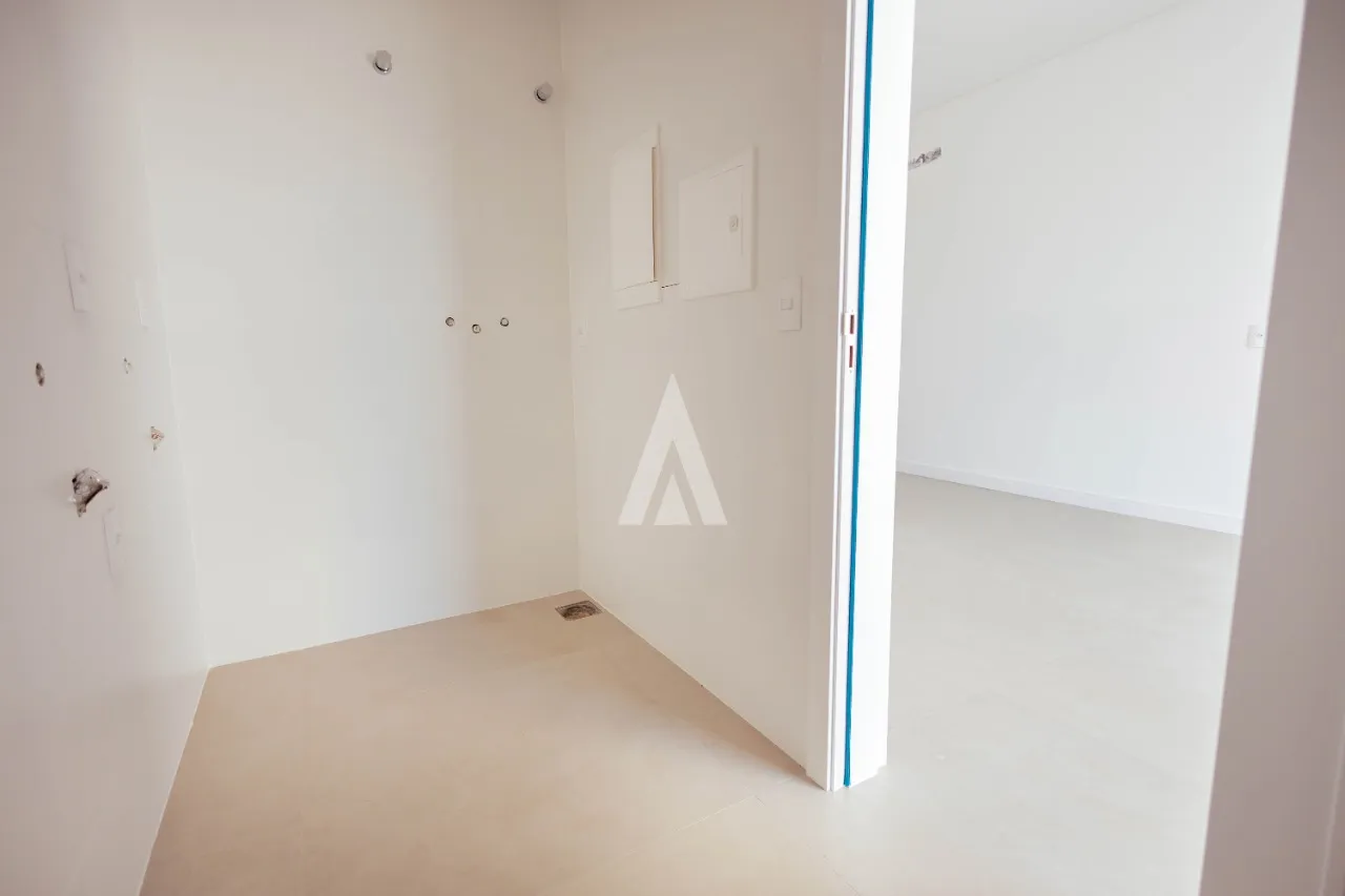 Casa com 3 suítes à venda no bairro Santo Antônio em Joinville-SC por R$1.300.000,00. — foto 5