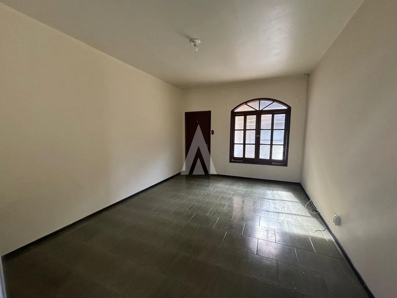 Casa com 2 suítes e 2 quartos à venda no bairro Santo Antônio em Joinville-SC por R$1.200.000,00. — foto 3