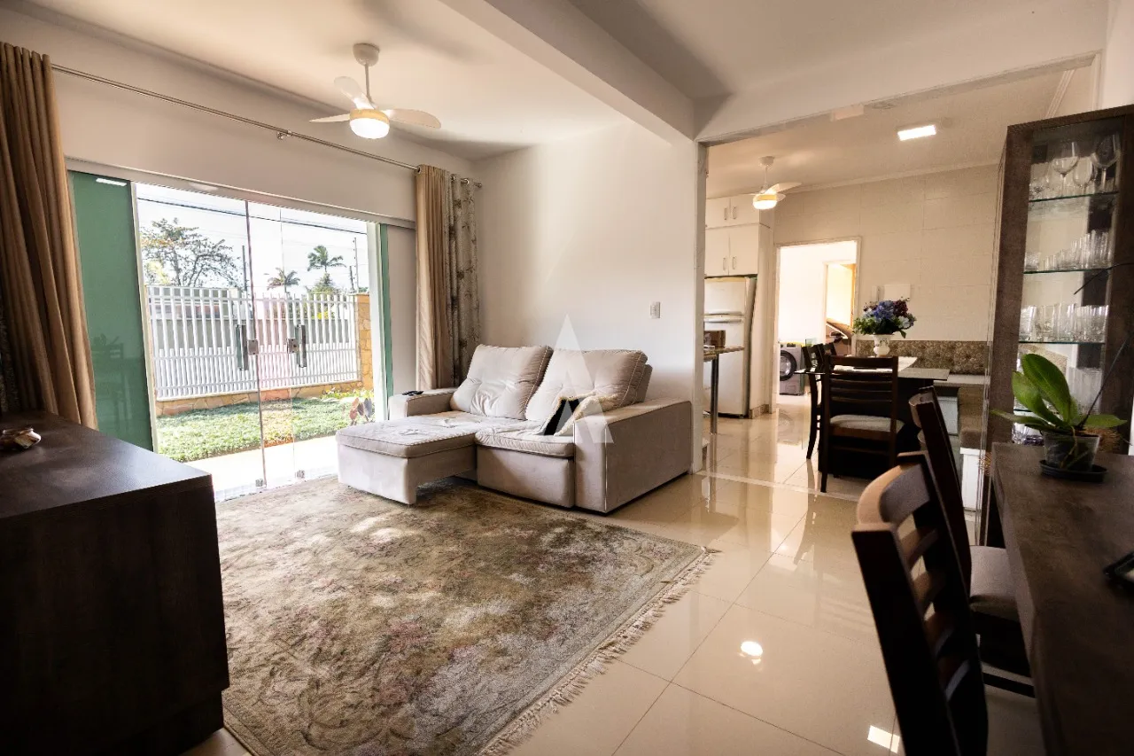 Casa com 3 suítes e 1 quarto à venda no bairro Anita Garibaldi em Joinville-SC por R$1.590.000,00. - foto 1