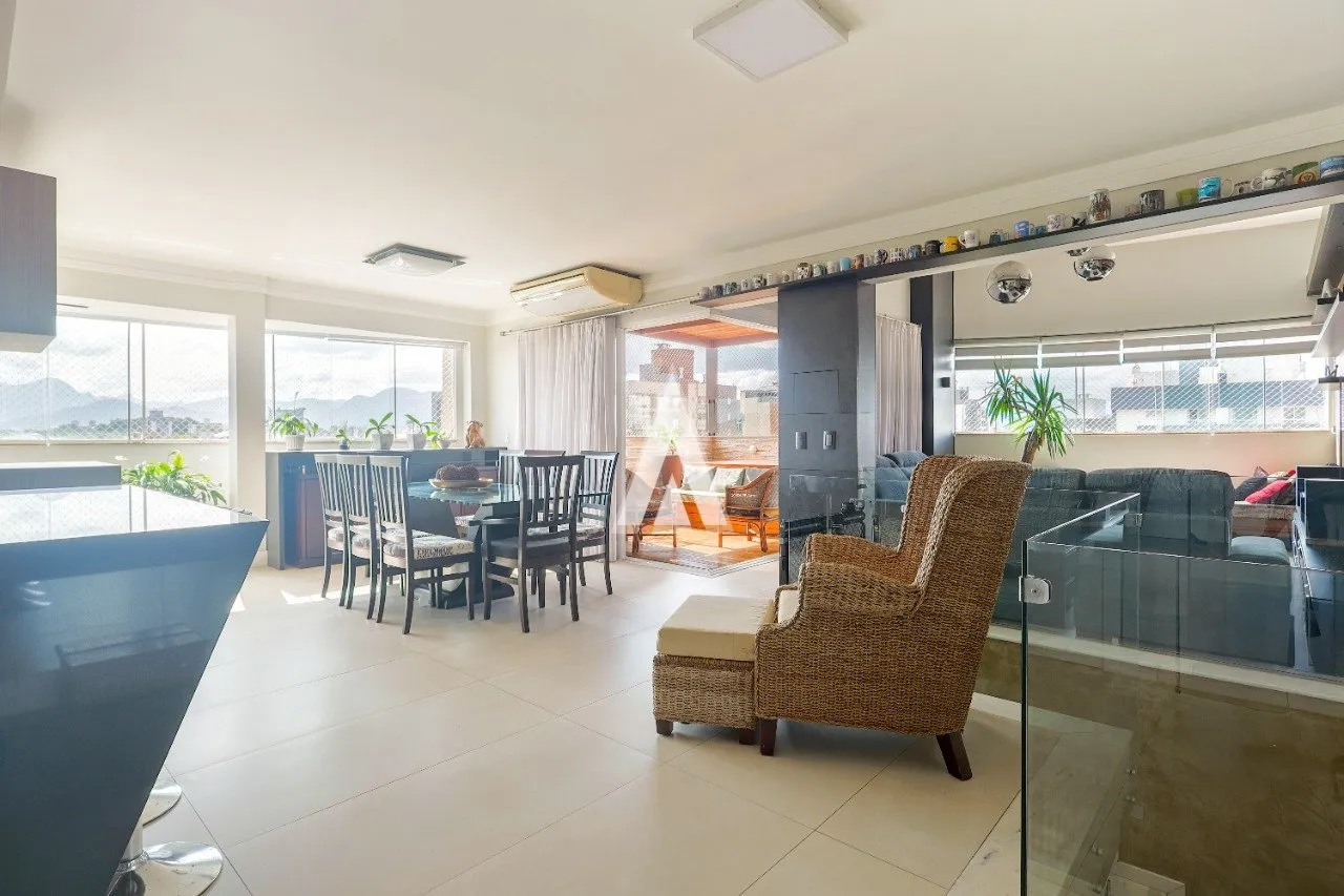 Cobertura com 2 suítes e 1 quarto à venda no bairro Santo Antônio em Joinville-SC por R$1.390.000,00. - foto 1