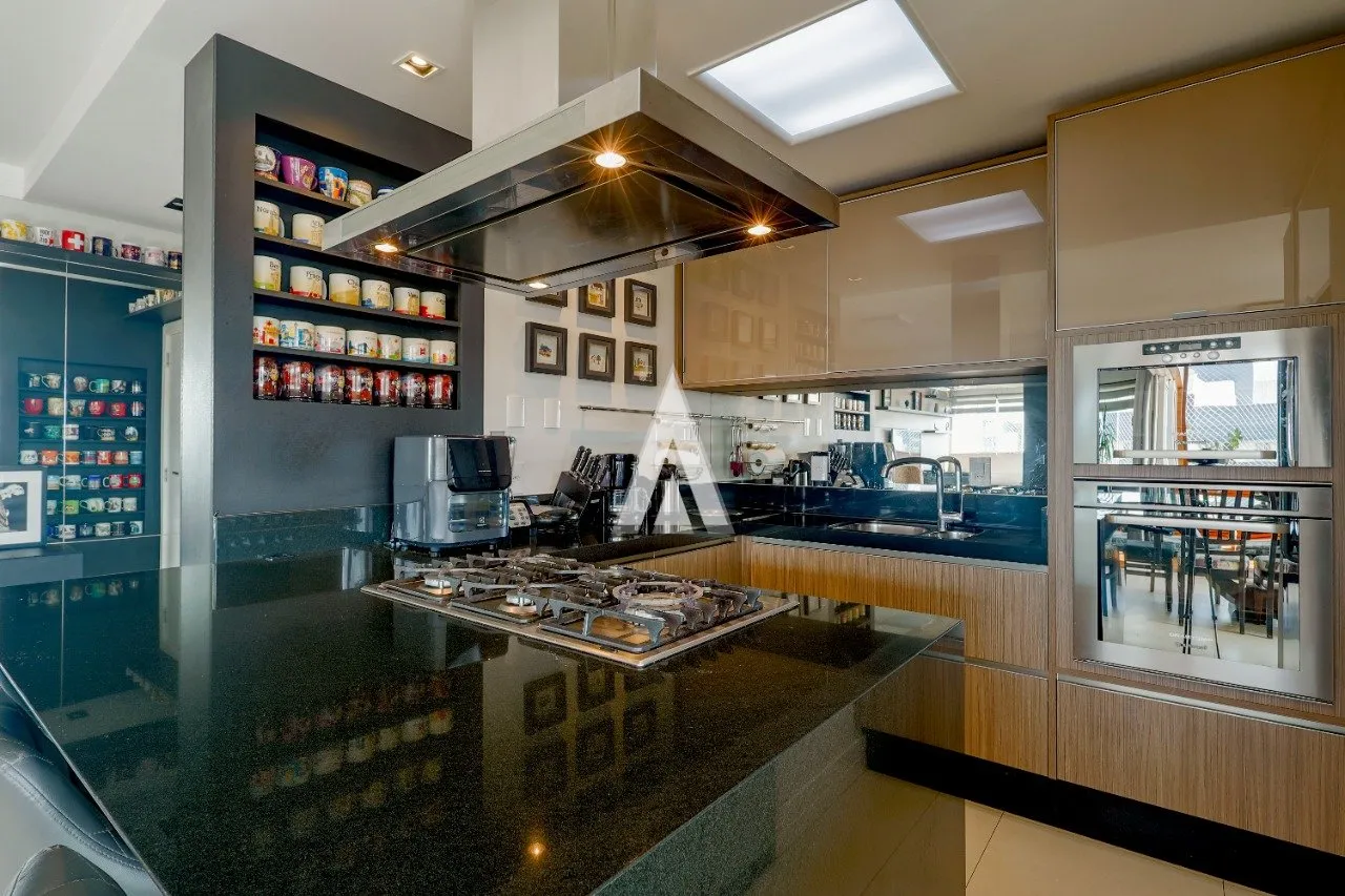 Cobertura com 2 suítes e 1 quarto à venda no bairro Santo Antônio em Joinville-SC por R$1.390.000,00. — foto 2