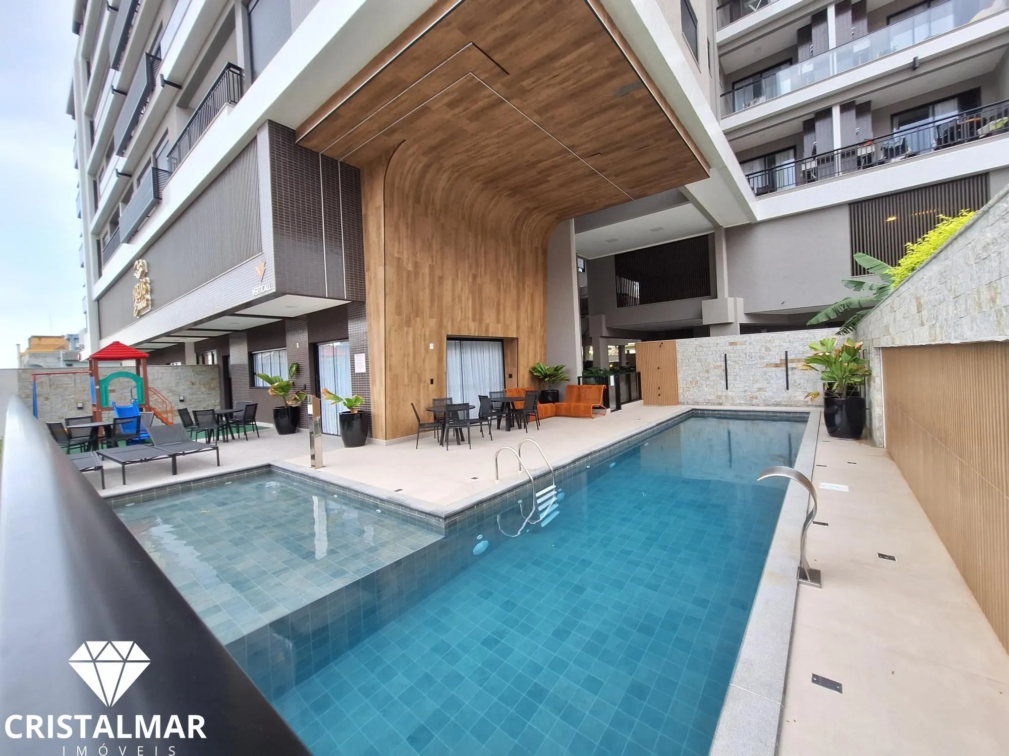 APARTAMENTO NOVINHO E BEM PERTINHO DO MAR DE BOMBAS. - foto 1