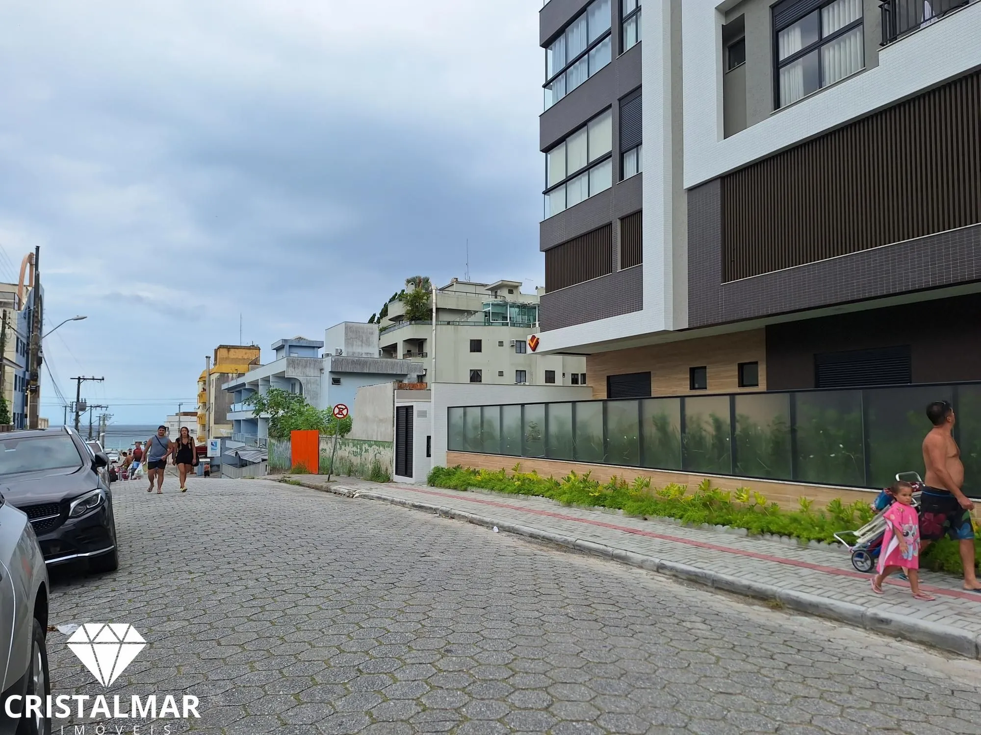 APARTAMENTO NOVINHO E BEM PERTINHO DO MAR DE BOMBAS. — foto 5