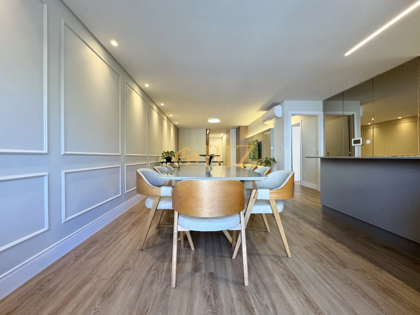 Apartamento com 125m FINAMENTE MOBILIADO, de altíssimo padrão, no Bairro Ponta Aguda, em edifício novo e moderno, e com infra completa de lazer! — foto 4