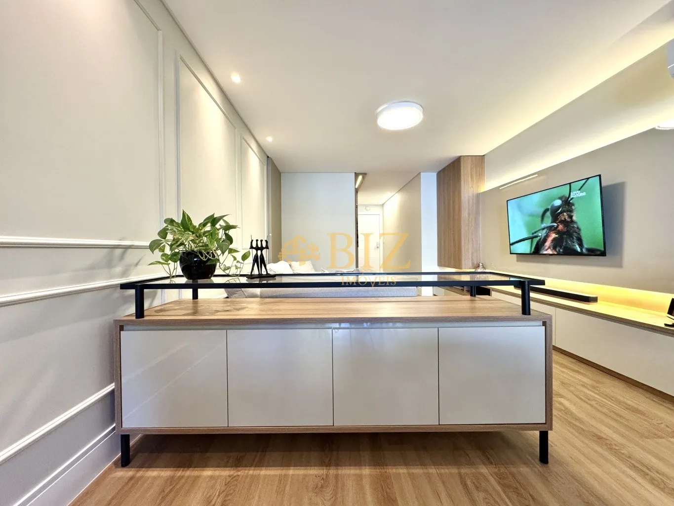 Apartamento com 125m FINAMENTE MOBILIADO, de altíssimo padrão, no Bairro Ponta Aguda, em edifício novo e moderno, e com infra completa de lazer! — foto 7