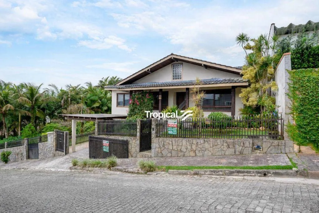 Casa · à venda · 3 quartos · 191m² · Velha, Blumenau