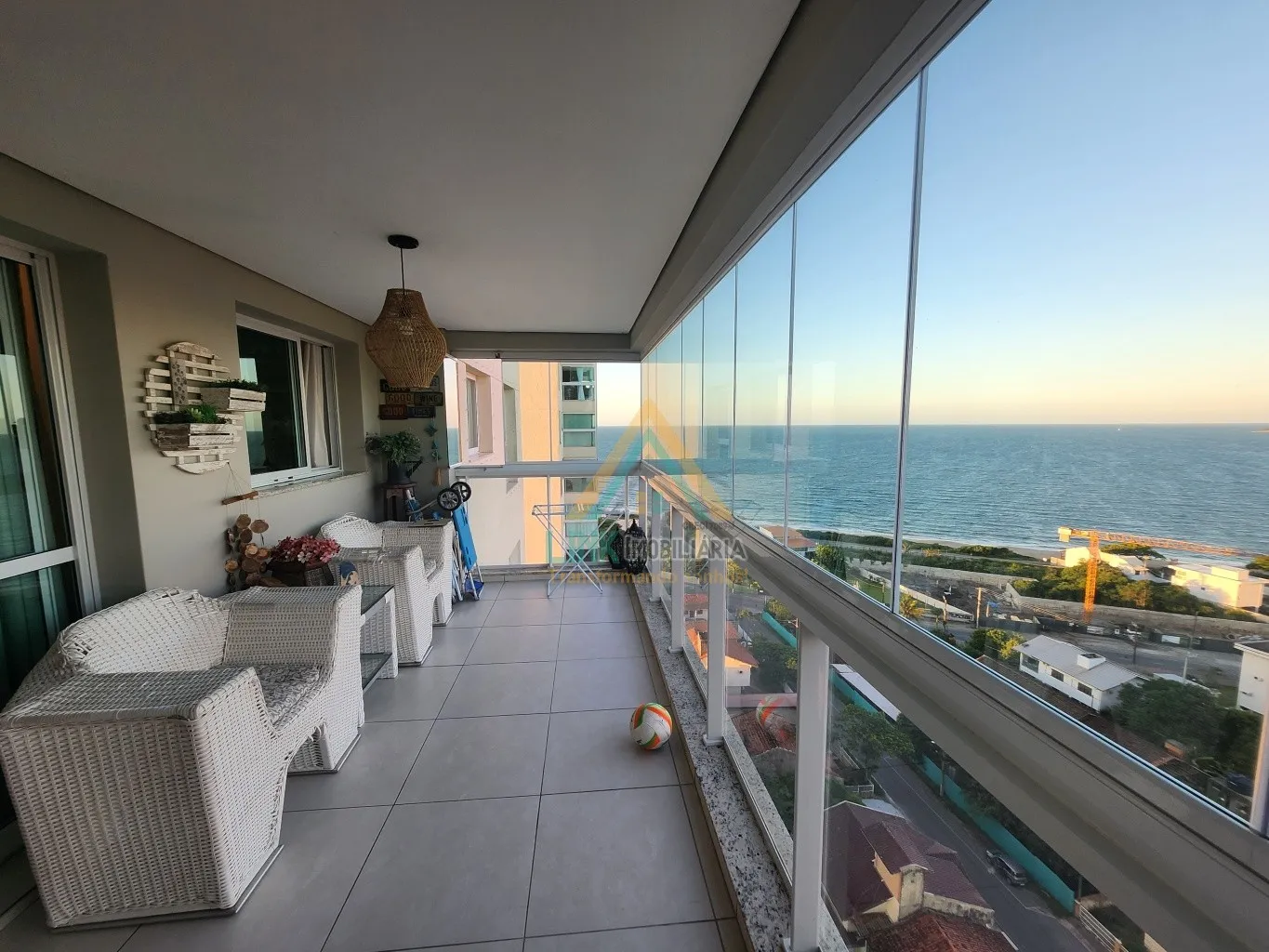 Apartamento à Beira-Mar em Penha, no Residencial Velutti com 90,48 m de Área Privativa. — foto 2