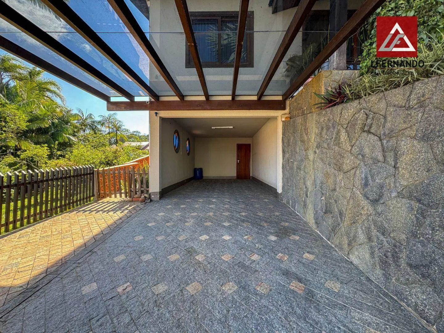 Casa · à venda · 3 quartos · 210m² · Velha, Blumenau