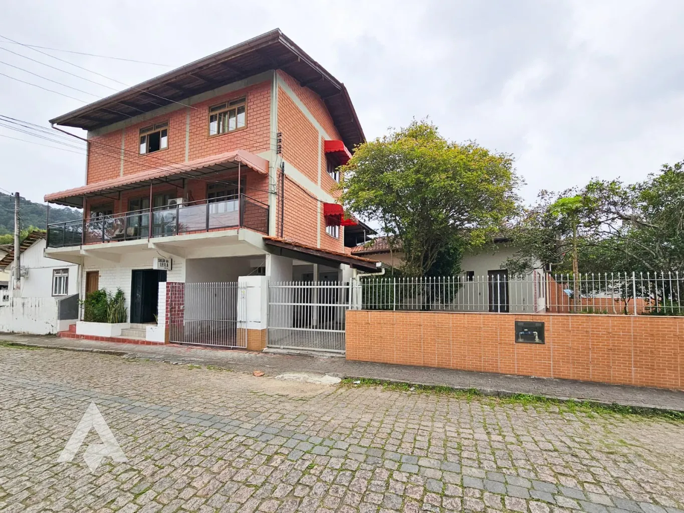 Casa e prédio residencial á venda no bairro Valparaíso! — foto 2