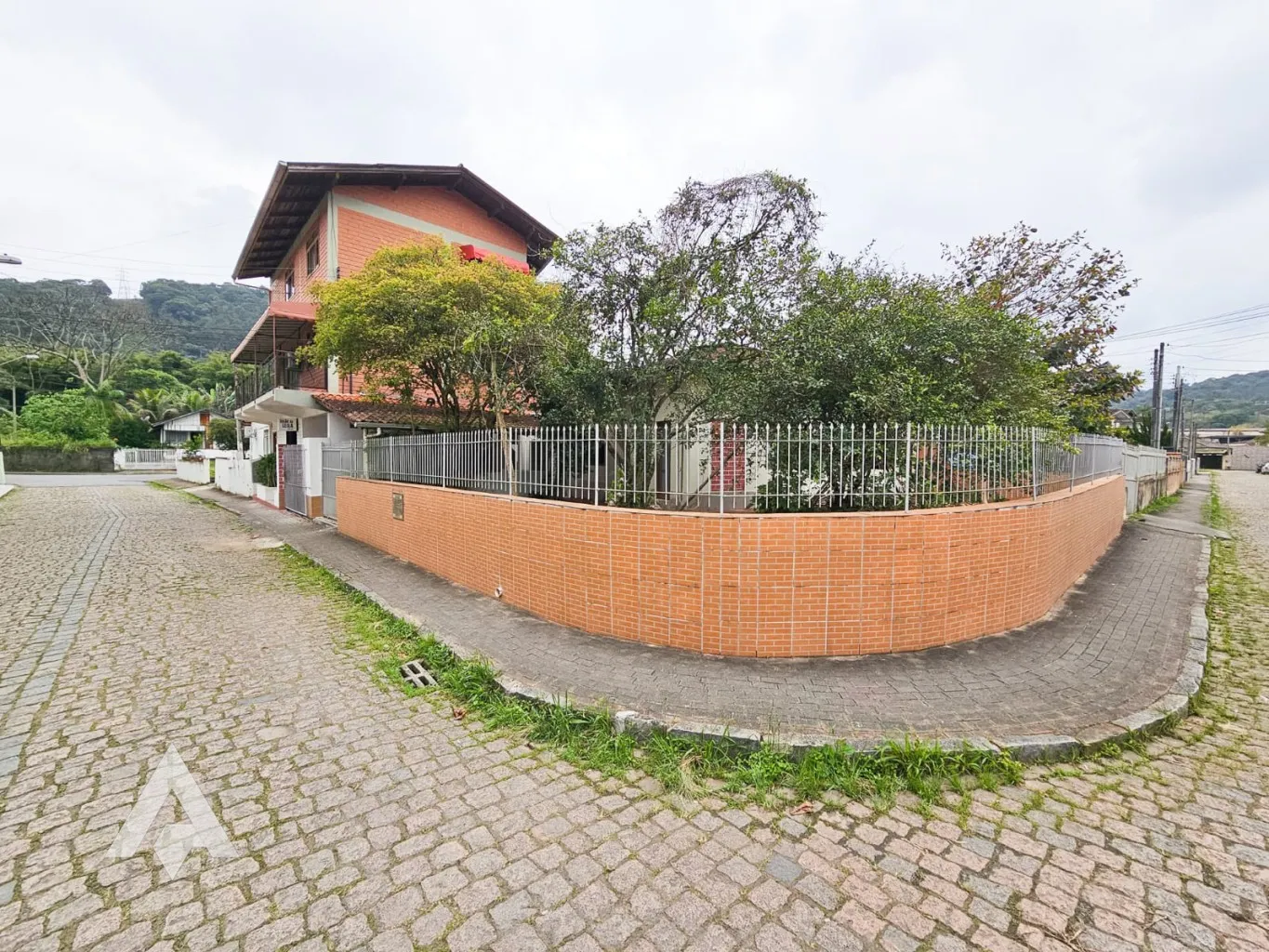 Casa e prédio residencial á venda no bairro Valparaíso! — foto 3