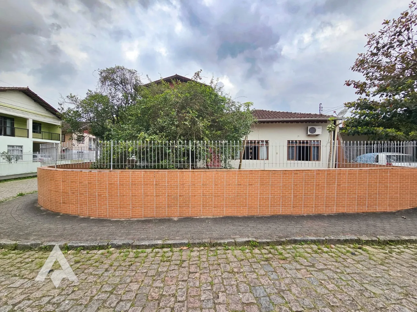 Casa e prédio residencial á venda no bairro Valparaíso! — foto 4