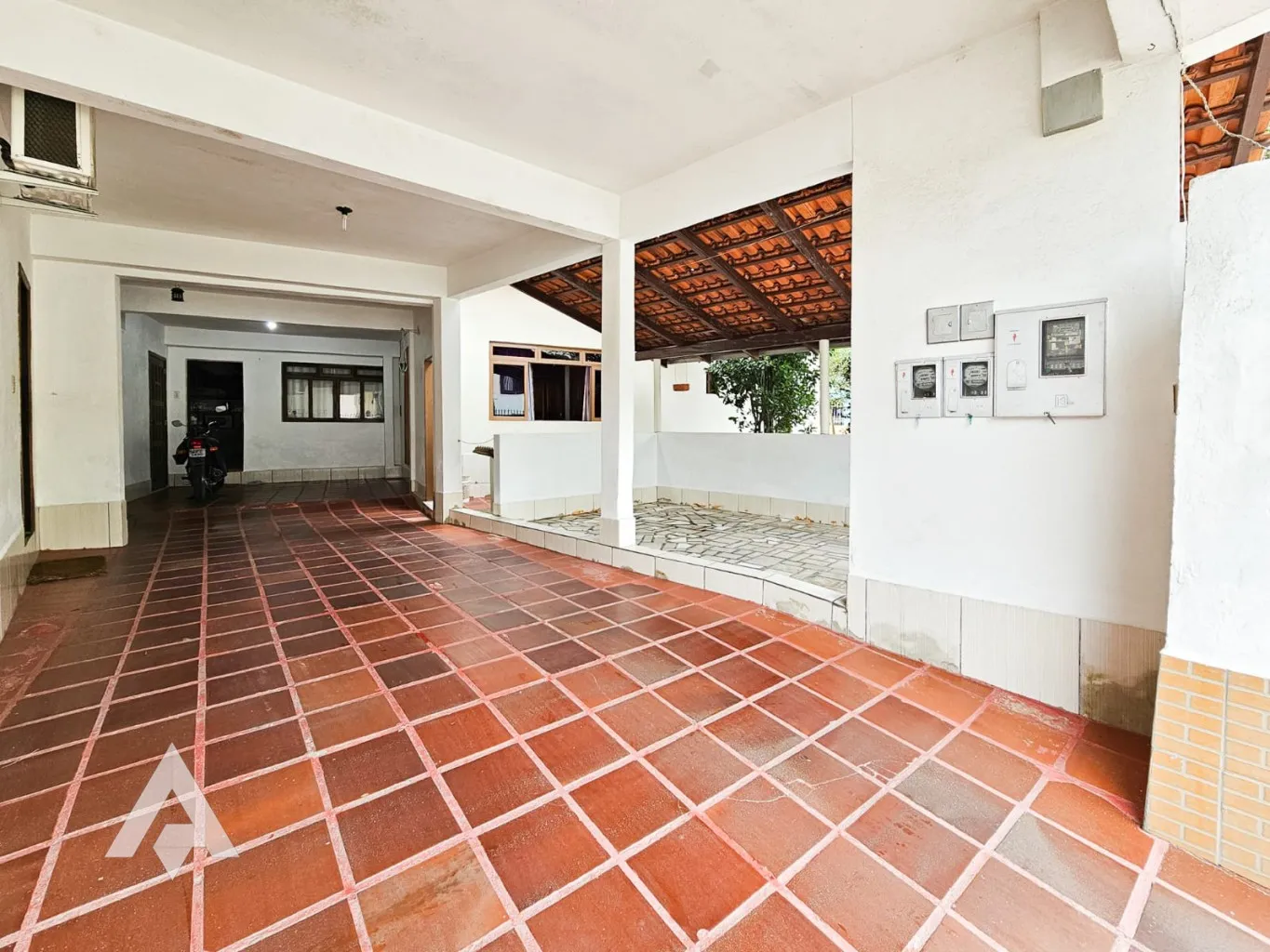 Casa e prédio residencial á venda no bairro Valparaíso! — foto 5