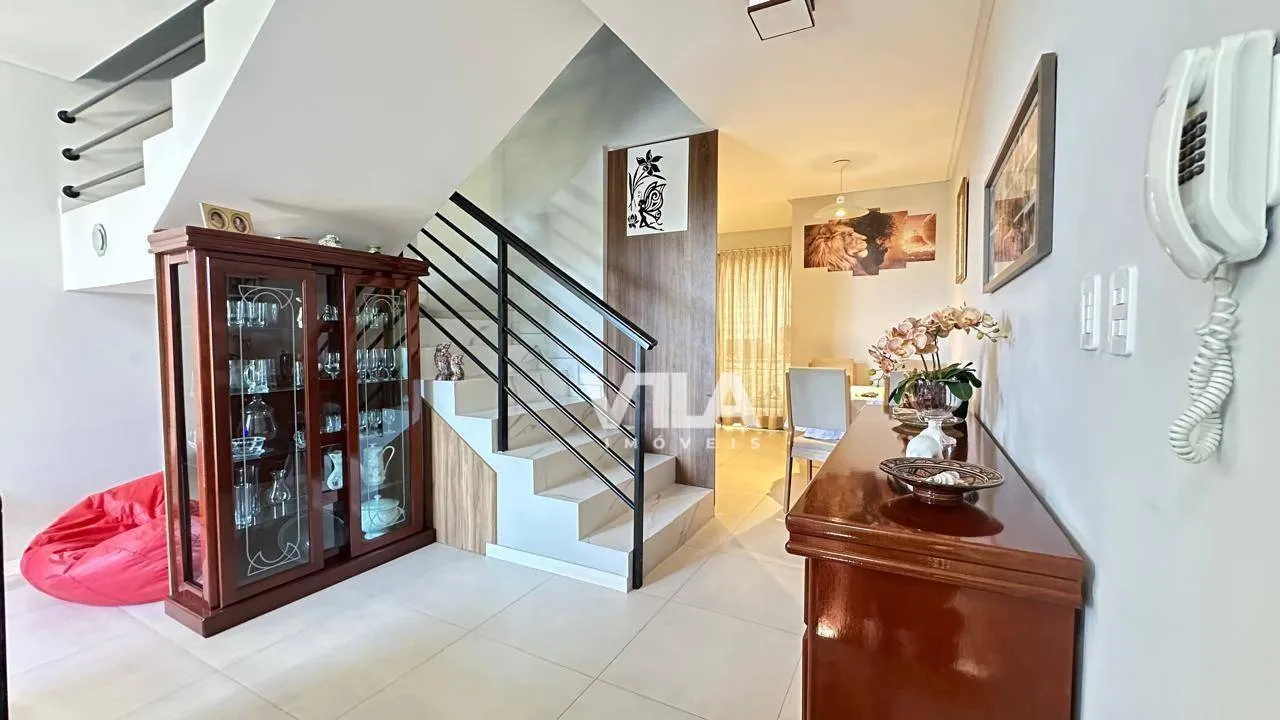 Sobrado Triplex com 2 Suítes à venda, 107 m por R$ 560.000 - Água Verde - Blumenau/SC - foto 1