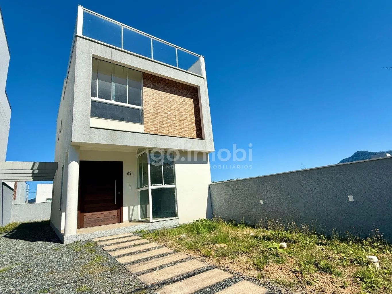 Sobrado Triplex com 02 suítes no Bairro Benedito em Indaial — foto 2