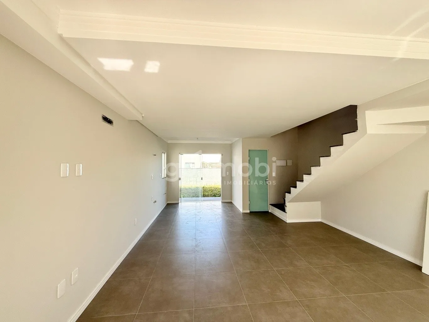 Sobrado Triplex com 02 suítes no Bairro Benedito em Indaial — foto 3