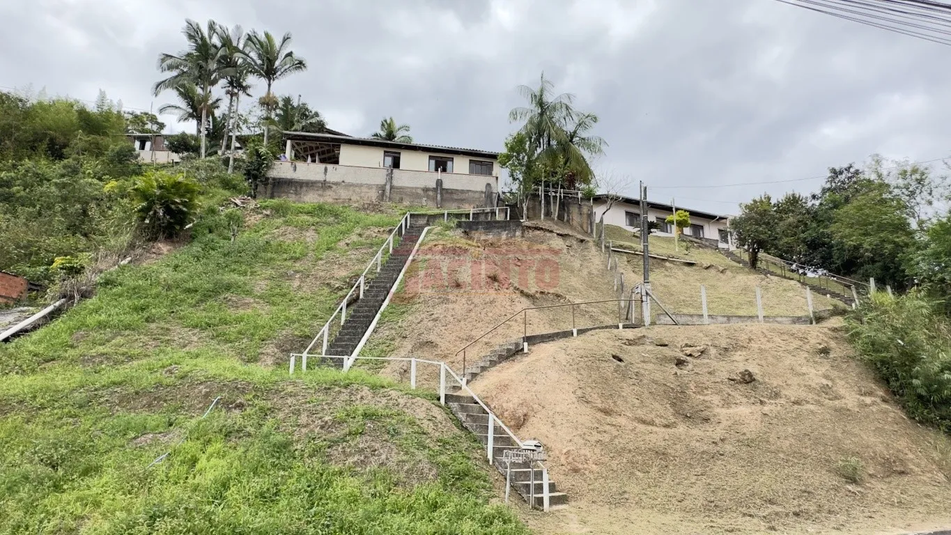 Casa à Venda na Rua Henrique Reif - Blumenau/SC. — foto 2