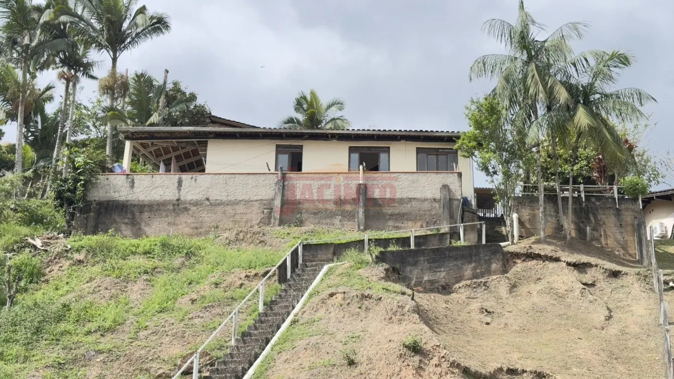 Casa à Venda na Rua Henrique Reif - Blumenau/SC. — foto 3