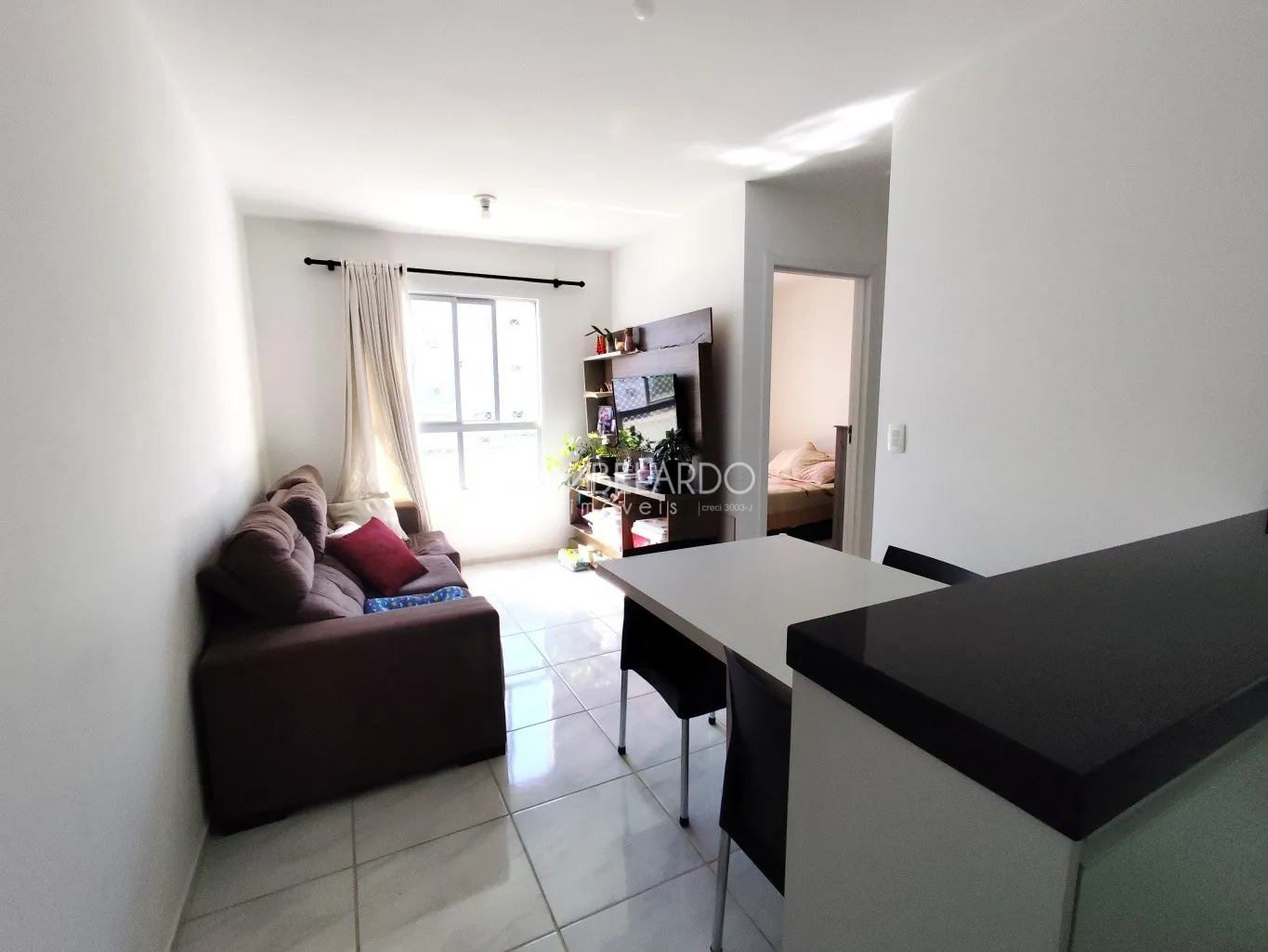 APARTAMENTO SEMIMOBILIADO LOCALIZADO NO BAIRRO ÁGUA VERDE, PRONTO PARA MORAR - BAIRRO ÁGUA VERDE - foto 1