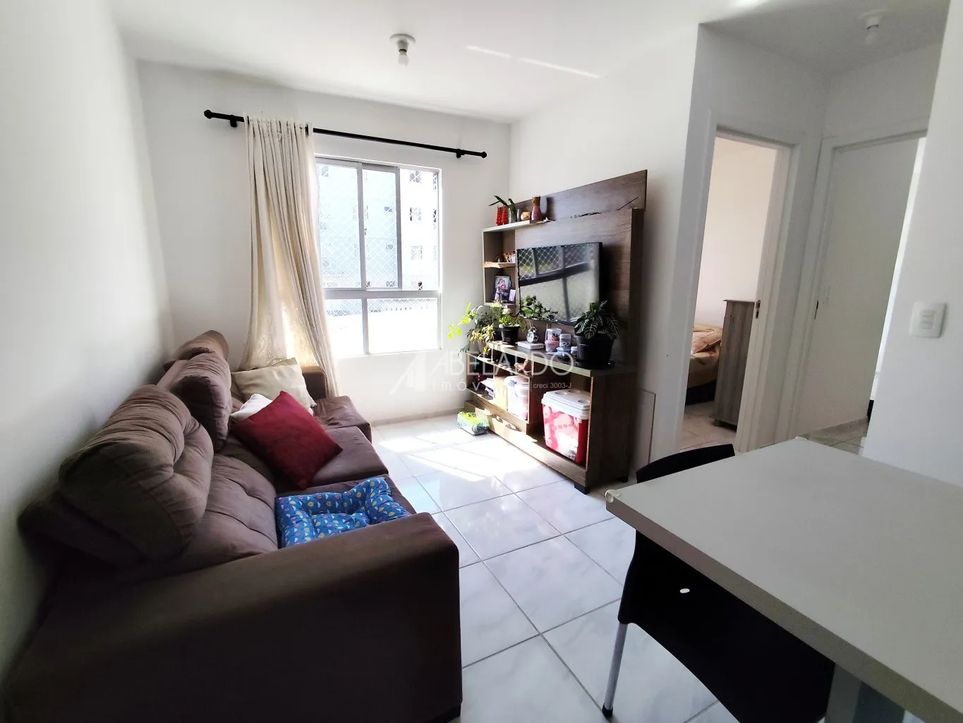 APARTAMENTO SEMIMOBILIADO LOCALIZADO NO BAIRRO ÁGUA VERDE, PRONTO PARA MORAR - BAIRRO ÁGUA VERDE — foto 2