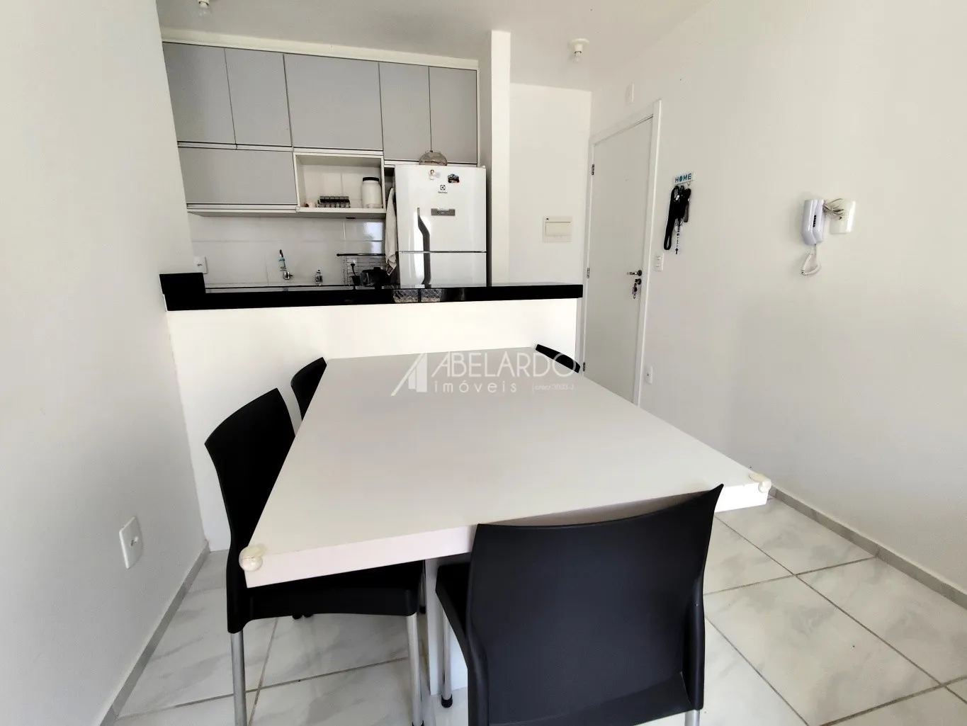 APARTAMENTO SEMIMOBILIADO LOCALIZADO NO BAIRRO ÁGUA VERDE, PRONTO PARA MORAR - BAIRRO ÁGUA VERDE — foto 3
