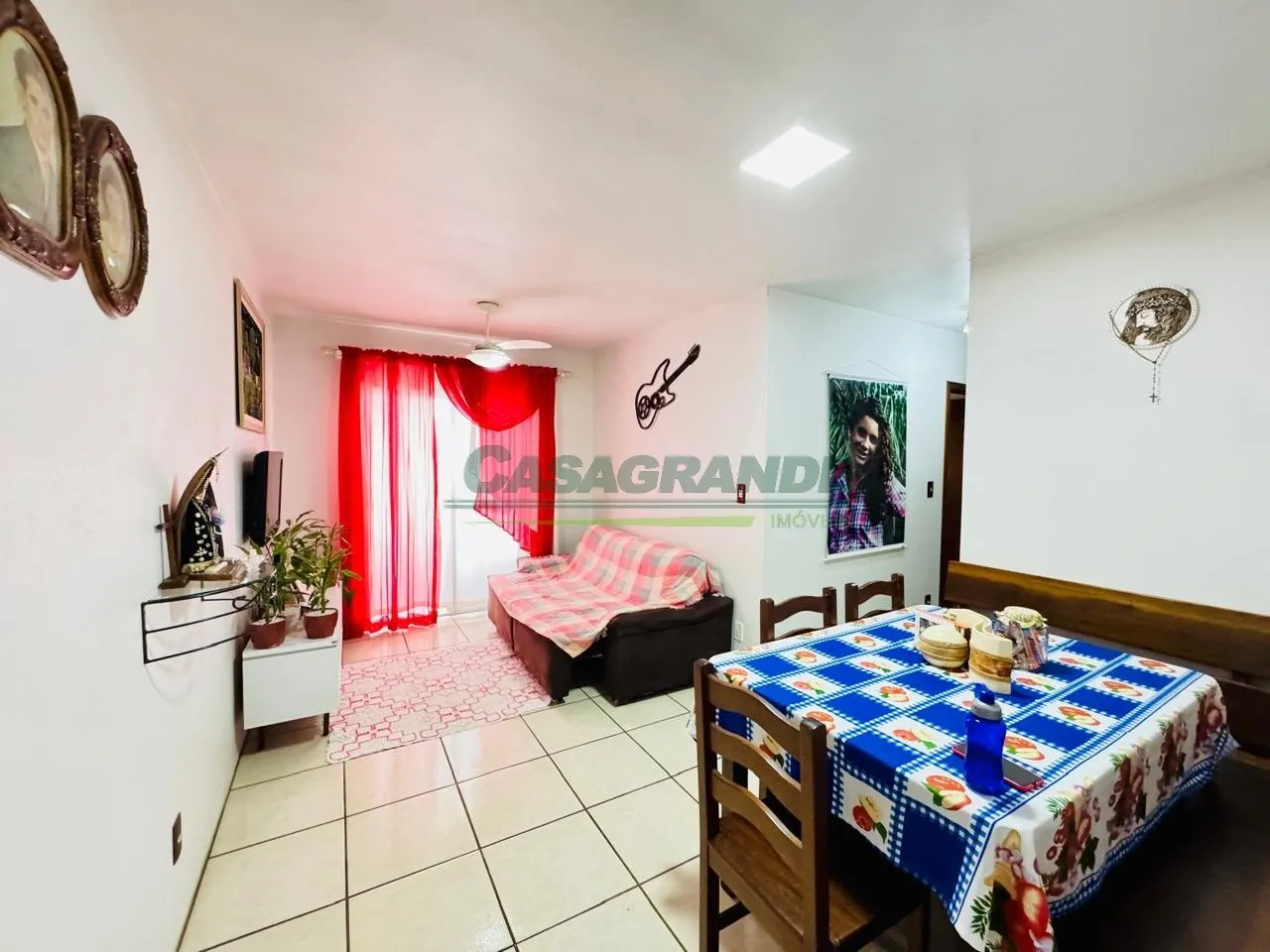 Ótimo apartamento semi mobiliado no bairro Itoupava Norte a poucos minutos do centro da cidade, próximo à comércio, escolas, posto de saúde, postos de combustíveis, rodoviária, Shopping Park Europeu, Philips e de tudo o mais que você pode precisar. — foto 2