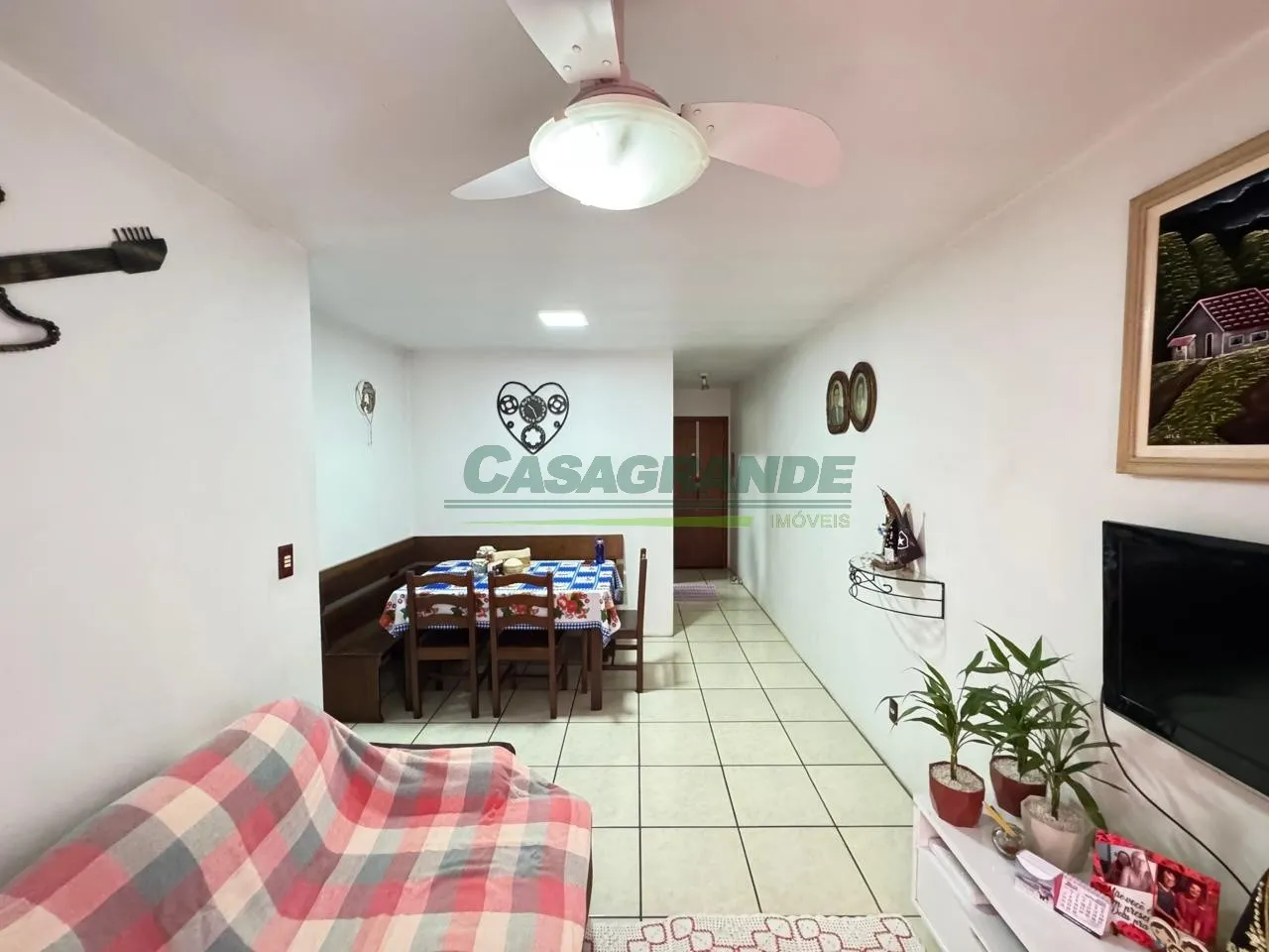 Ótimo apartamento semi mobiliado no bairro Itoupava Norte a poucos minutos do centro da cidade, próximo à comércio, escolas, posto de saúde, postos de combustíveis, rodoviária, Shopping Park Europeu, Philips e de tudo o mais que você pode precisar. — foto 3