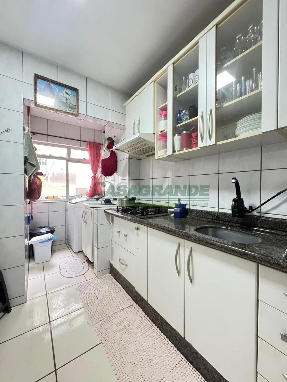 Ótimo apartamento semi mobiliado no bairro Itoupava Norte a poucos minutos do centro da cidade, próximo à comércio, escolas, posto de saúde, postos de combustíveis, rodoviária, Shopping Park Europeu, Philips e de tudo o mais que você pode precisar. — foto 5