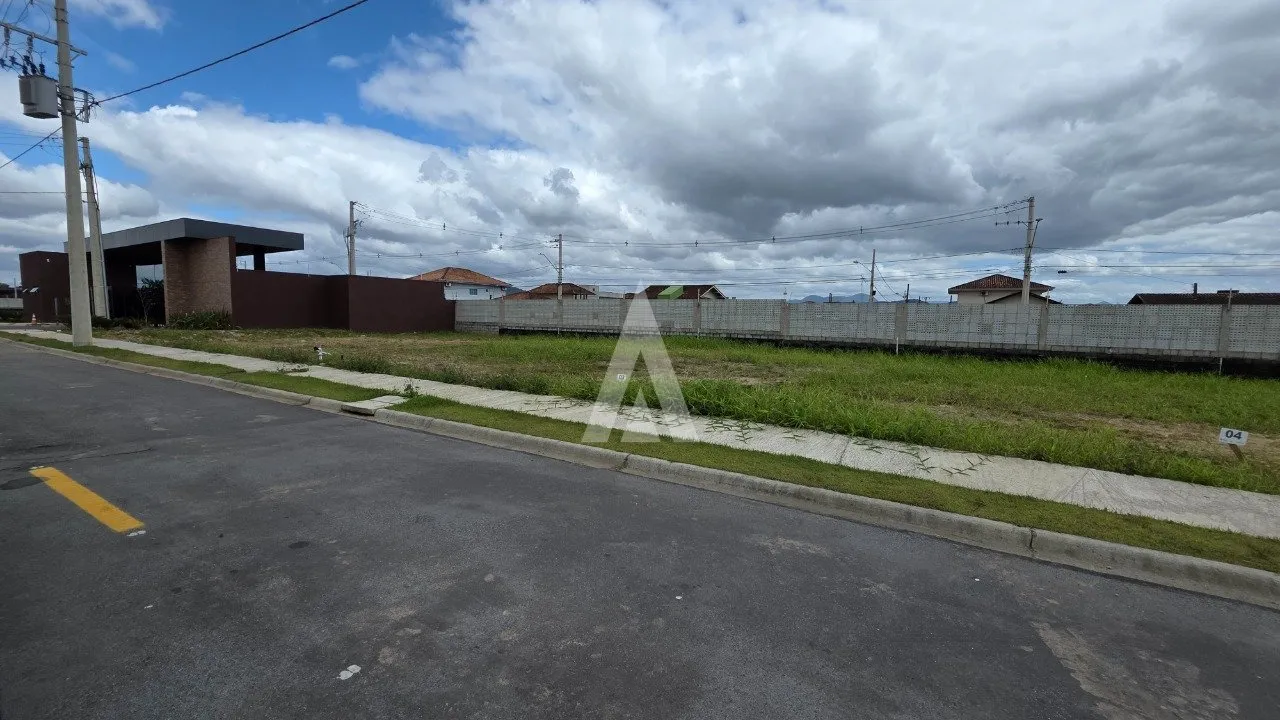 Terreno no Condomínio Enseada Península Babitonga com 200m à venda no bairro Espinheiros em Joinville-SC por R$ 320.000,00. - foto 1