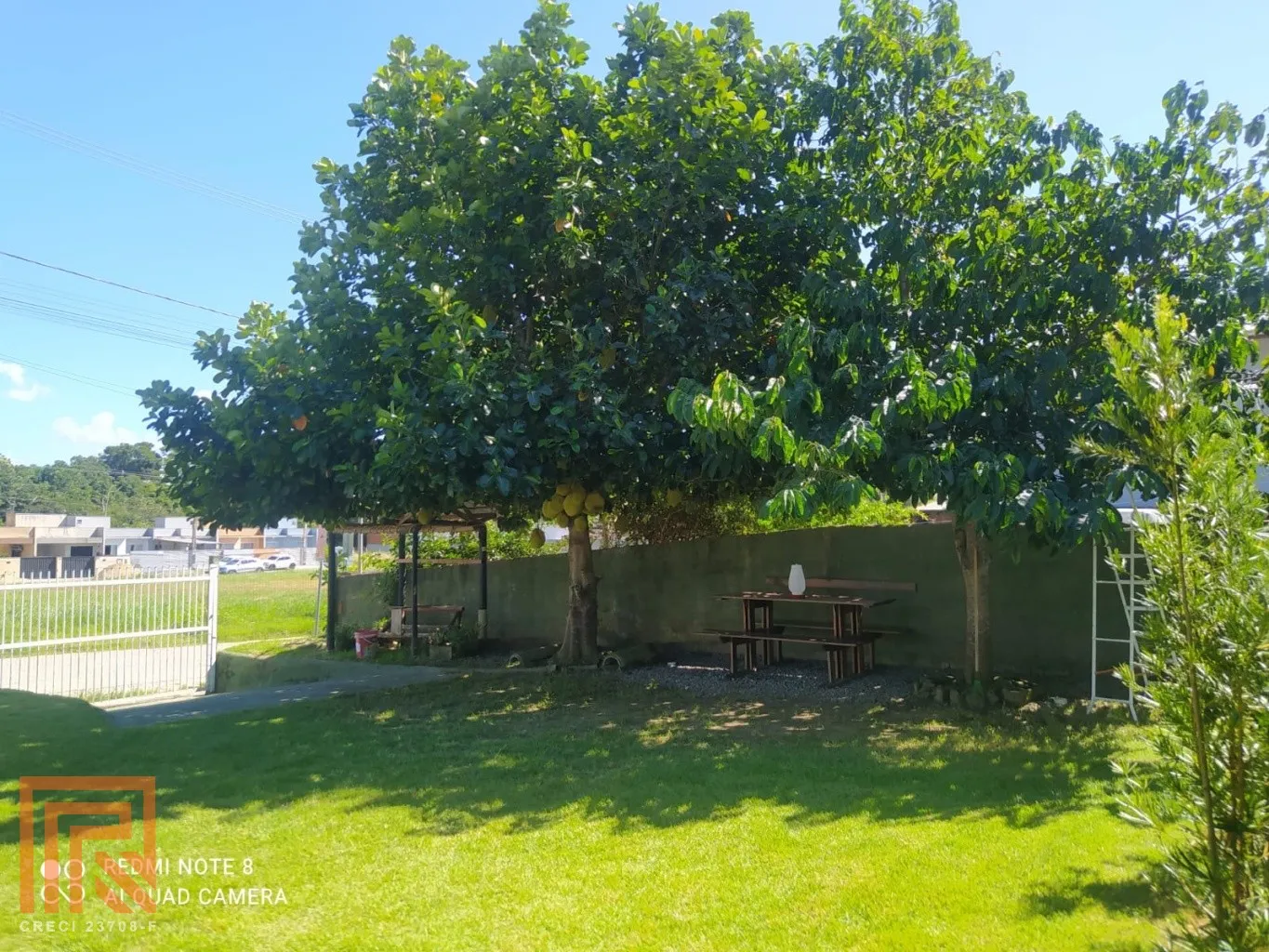 Casa com amplo terreno de esquina!! — foto 2