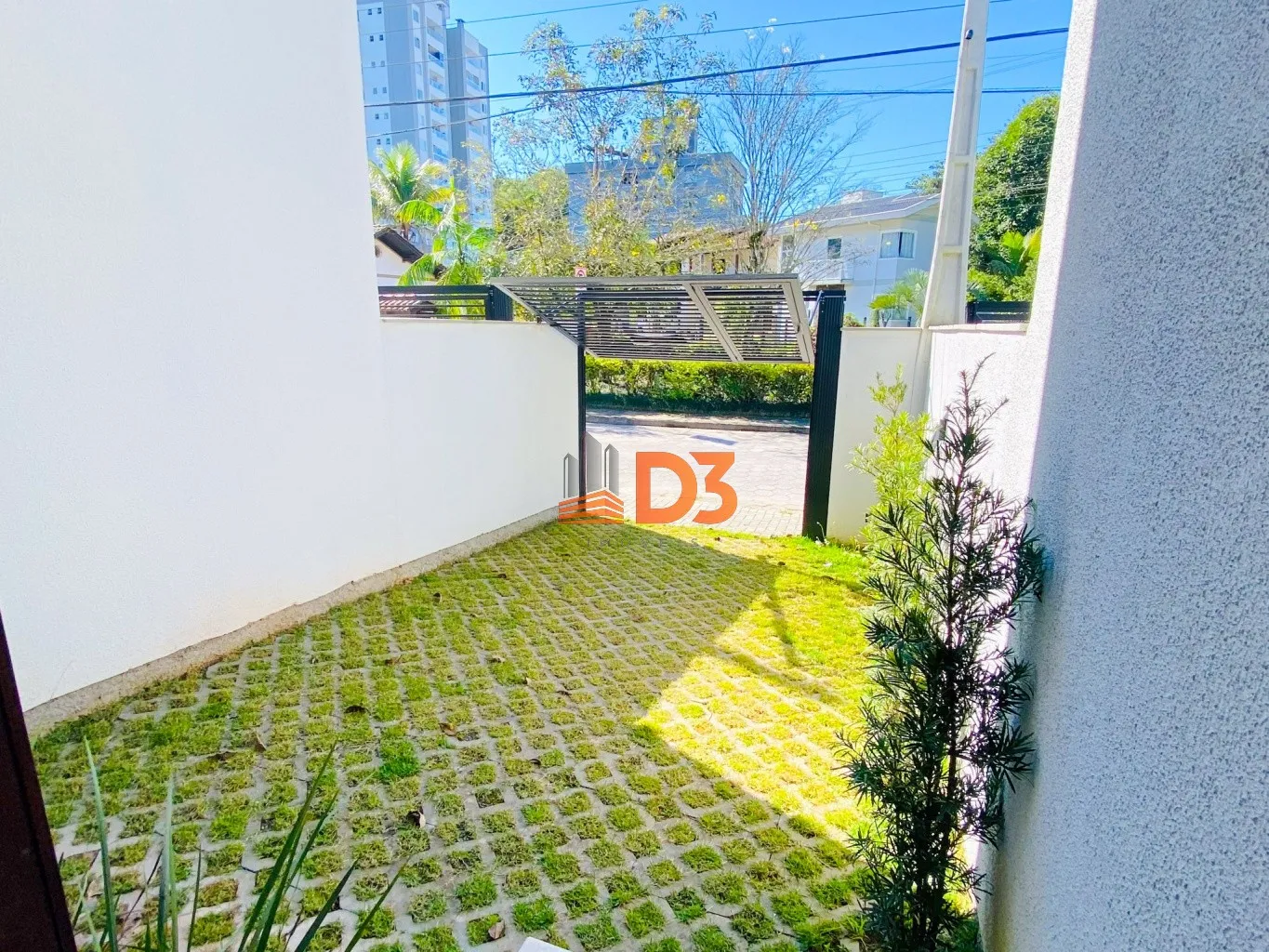 Sobrado com 2 dormitórios em localização privilegiada no bairro Fortaleza. — foto 3