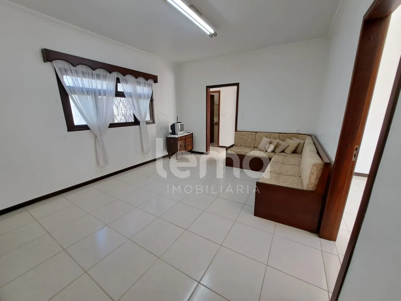 Casa com 3 dormitórios, sendo 1 suíte - Bairro Água Verde - Blumenau/SC — foto 7