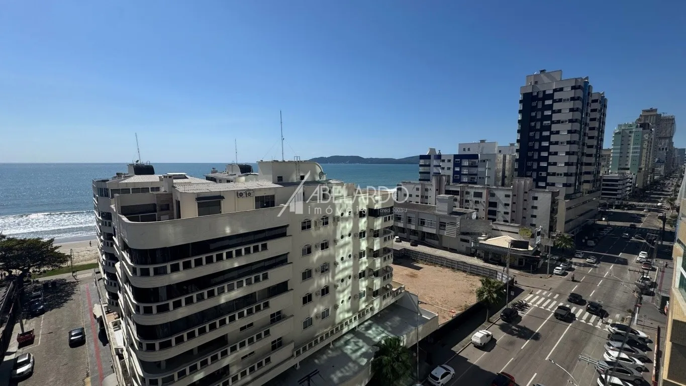 APARTAMENTO COM TRÊS DORMITÓRIOS, VISTA MAR, SEMIMOBILIADO E UMA VAGA DE GARAGEM - ITAPEMA/ MEIA PRAIA - foto 1