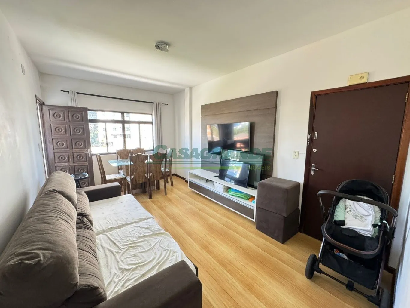 Apartamento em ótima localização no bairro Victor Konder a poucos passos da FURB e a apenas 500 metros do Giassi Supermercados, com rápido acesso ao centro da cidade. — foto 2