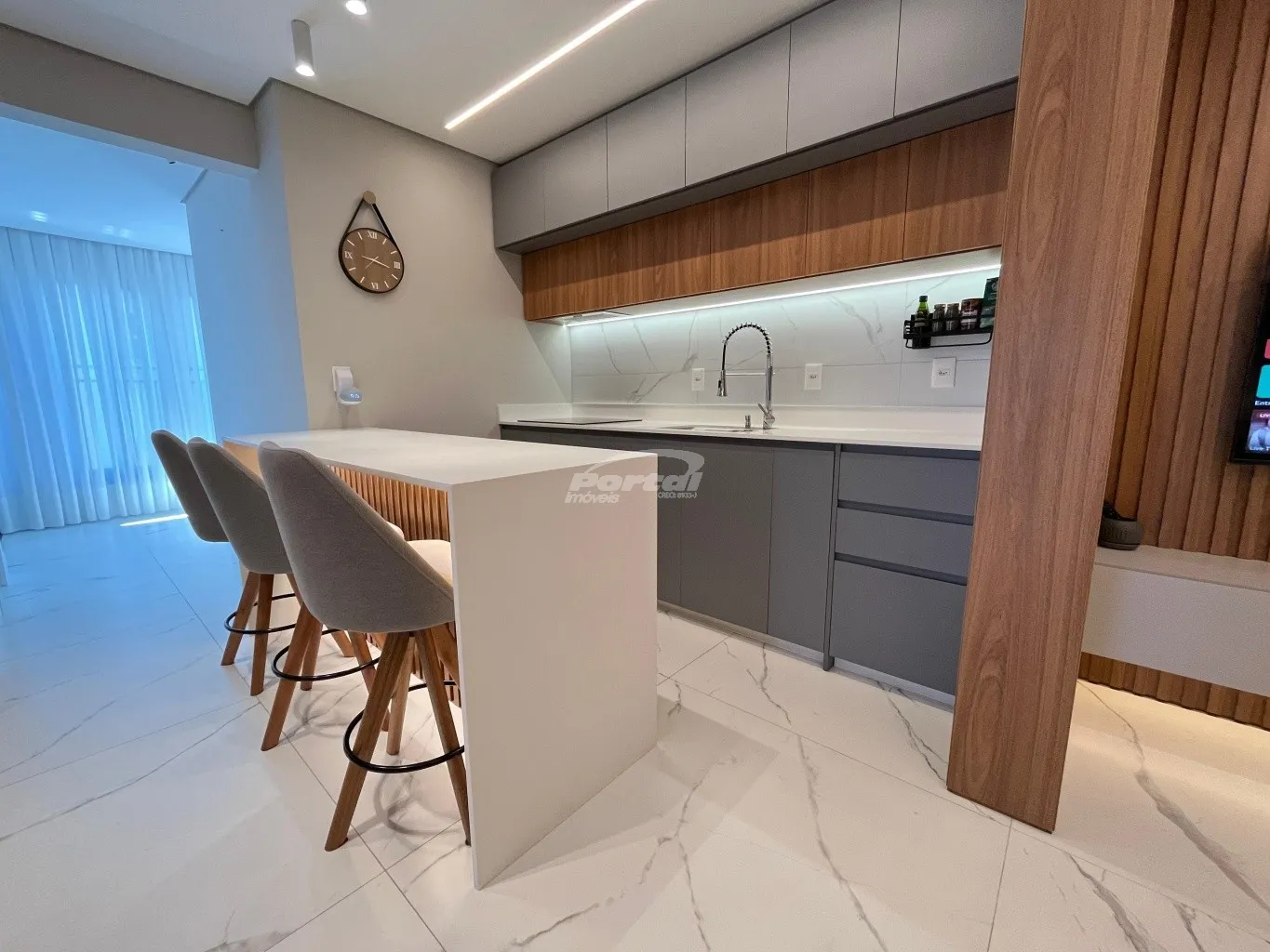 Apartamento QUADRA MAR mobiliado e decorado no bairro Itacolomi em Balneário Piçarras a 50 metros da praia! — foto 6