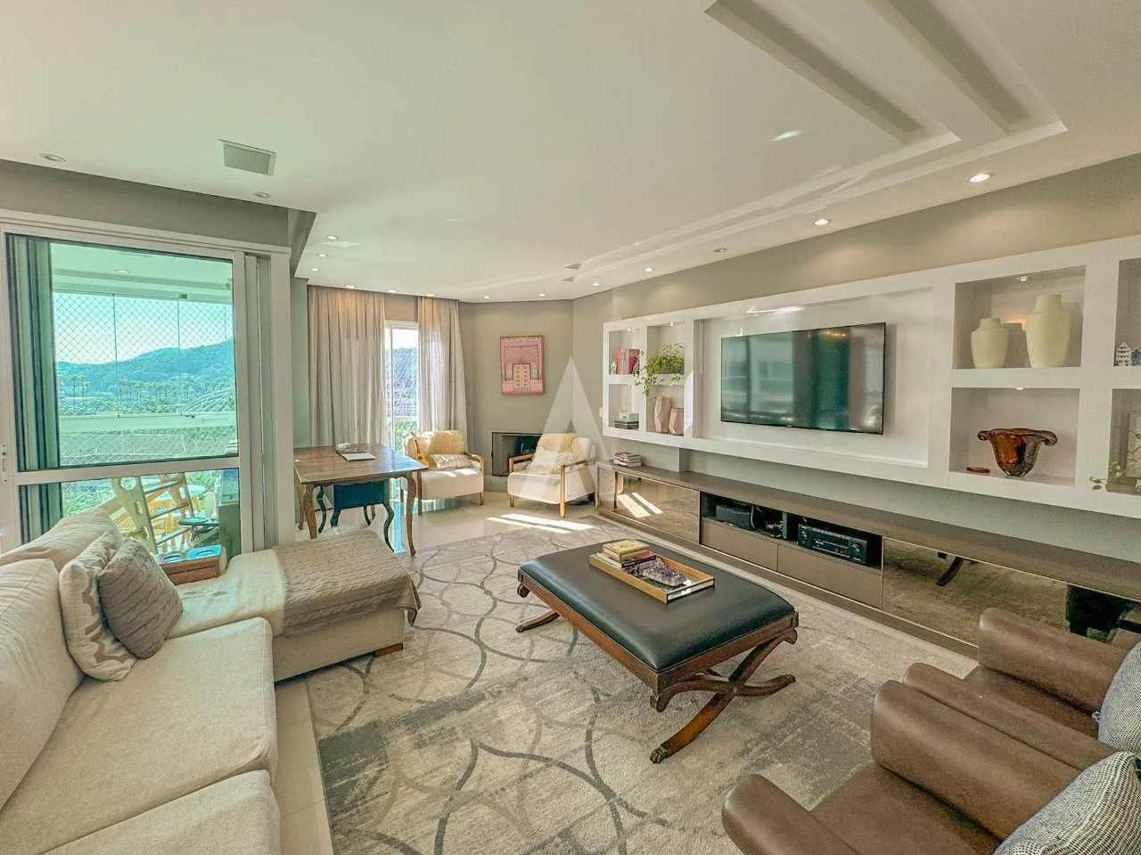 Apartamento com 3 suíte(s) à venda no bairro CENTRO em JOINVILLE, por R$ 2.750.000.00. - foto 1