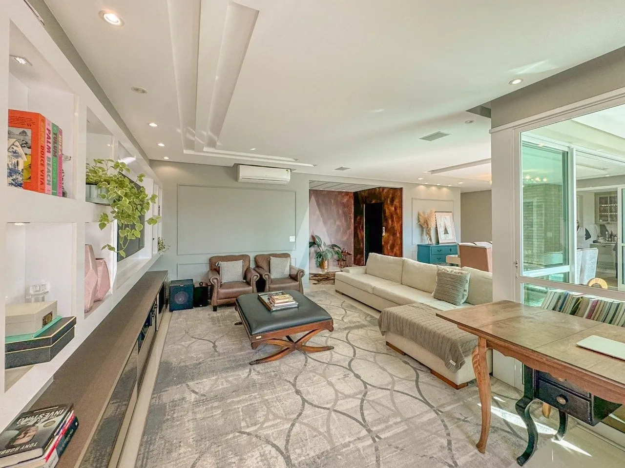 Apartamento com 3 suíte(s) à venda no bairro CENTRO em JOINVILLE, por R$ 2.750.000.00. — foto 2