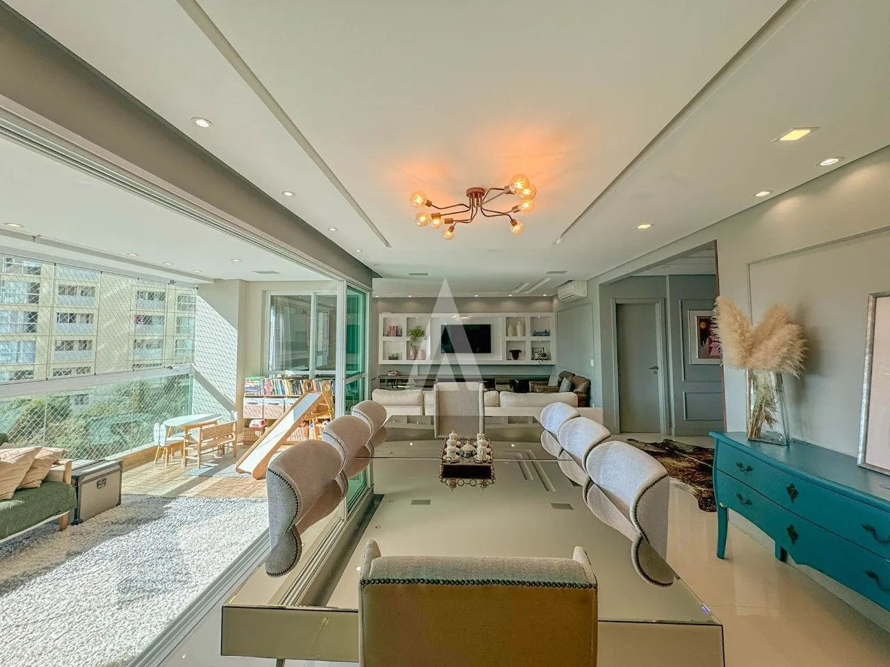 Apartamento com 3 suíte(s) à venda no bairro CENTRO em JOINVILLE, por R$ 2.750.000.00. — foto 4